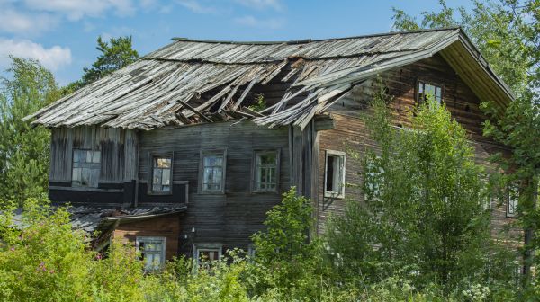 Cottage Demolition in Duluth